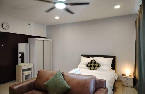 Shah Alam Apartment | STAY at SkyLuxe Trefoil Setia City