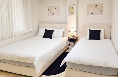 Yeoksam Apartment | Stay Cozy Gangnam Style Trip, 3min to Subway, Calm & Chic Home