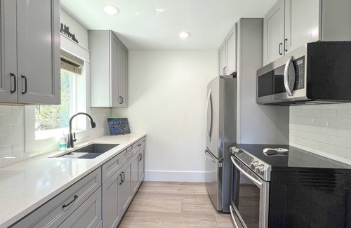 Northeast Pensacola Apartment | Stay Cozy - near University of Florida