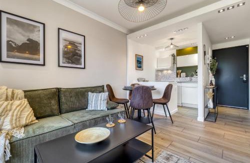 Aix-les-Bains Apartment | Stay&Go des Monts - Centre-Ville - Parking Privé - 20 min du Lac