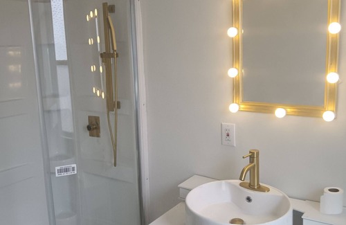 Pittsburgh Apartment | "Stay in your very own Cozy Shelter"!