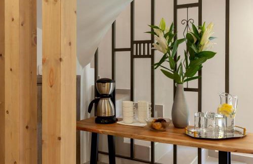 Khalandrion Hotel | STAY INN