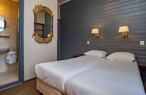 Geulhem Hotel | Stay Near Attractions with Nature All Around, Close to Museum aan het Vrijthof