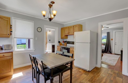 Duncannon House | Stay On State - 15 Min to Harrisburg, 30 Min to Carlisle 2BR tastefully decorated