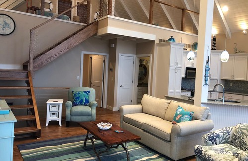Gravois Mills House | Stay on the lake with amazing views! Perfect for families including Fido!