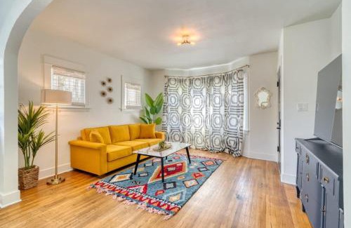Hosford-Abernethy Apartment | Stay Portland Collection - Golden Age of Hollywood Apartment - 92 WalkScore