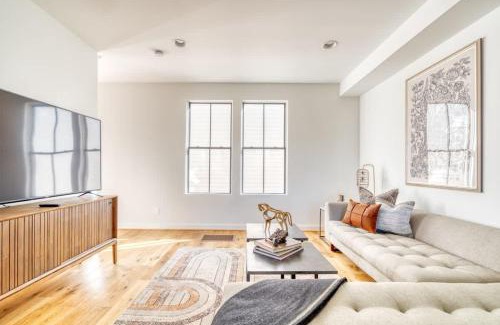 North Tabor House | Stay Portland - Custom North Tabor Farmhouse - Gym & Kitchen