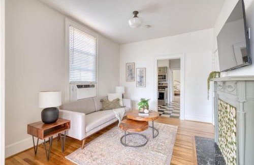 Buckman Neighborhood Apartment | Stay Portland - La Casa Burnside - Local Eateries, Shops, and Bars