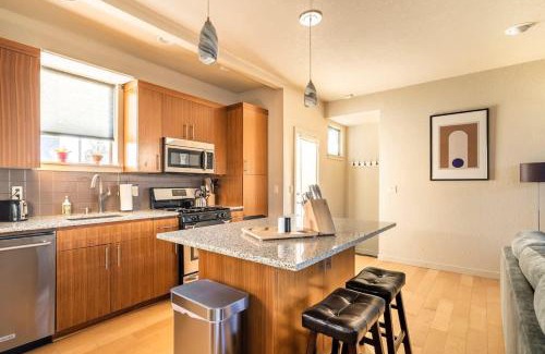 King House | Stay Portland - Modern 4 BR Home Walkable to Alberta and more