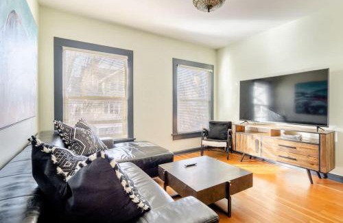 Belmont House | Stay Portland - Portland Classic - Walk to Local Coffee & Food