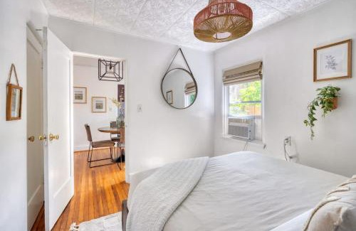 Alberta Arts District House | Stay Portland - Sedona Vibes in PDX- Walk to Local Shops & Coffee