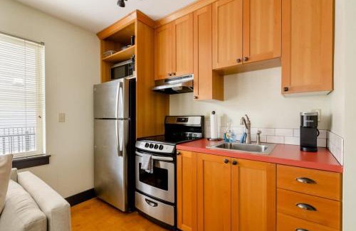 Belmont House | Stay Portland - The Little Tower - Local Vintage Shops & Eateries