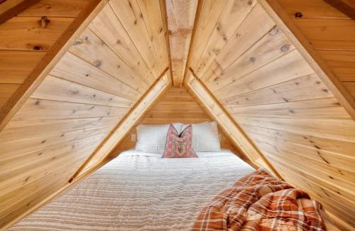Hosford-Abernethy House | Stay Portland - Tiny Log Cabin - Walk to Local Shops & Eateries