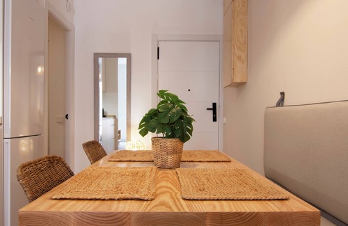 La Maternitat i Sant Ramon Apartment | Stay U-nique Apartment Comte Güell