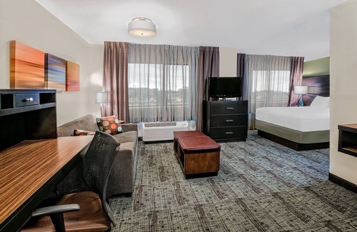 Tech Terrace Hotel | Staybridge Suites Lubbock - University Area by IHG