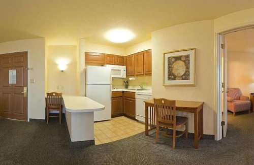 Springfield Hotel | Staybridge Suites South Springfield by IHG