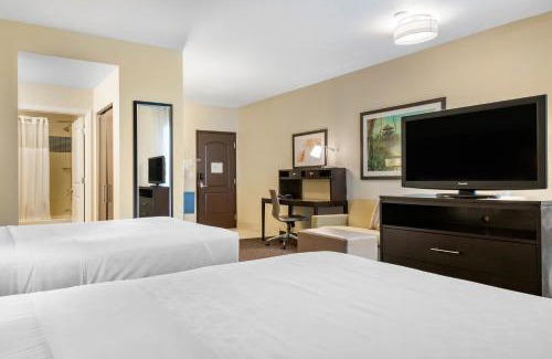 St. Petersburg Hotel | Staybridge Suites St. Petersburg FL by IHG