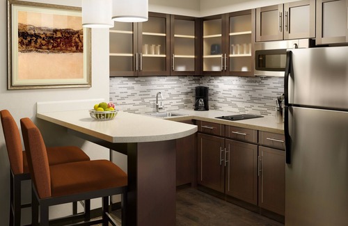 Tomball Hotel | Staybridge Suites Tomball - Spring Area by IHG