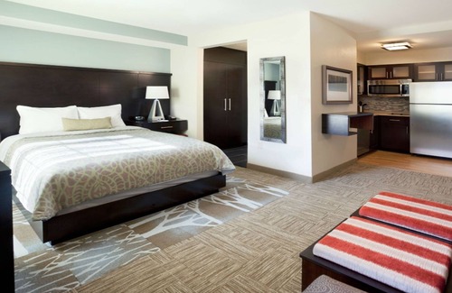 Tomball Hotel | Staybridge Suites Tomball - Spring Area by IHG