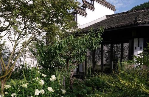 Jing County Hotel | Stayinmind