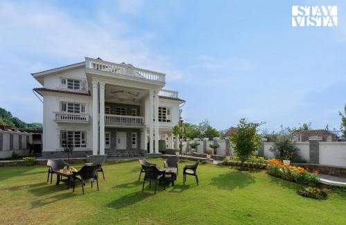 Nishat-Shalimar Villa | StayVista at Midsummer Moon - Mountain View with Courtyard