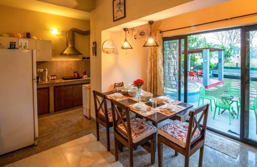 Roychak Villa | Stayvista @ Taruchaya Japanese Interiors/Raichak