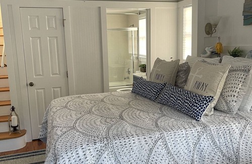 Steinhatchee Resort | Steinhatchee Landing Resort - #15 Saffron - Close to pool-*THIRD NIGHT FREE*