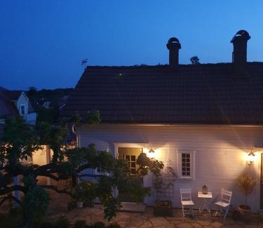 Borensberg Apartment | Stenkullens gårdshus
