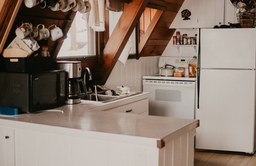 Richmond Cabin | Step Back in Time: Cozy Lakeside Retreat Vintage A-Frame Cabin on Horseshoe Lake