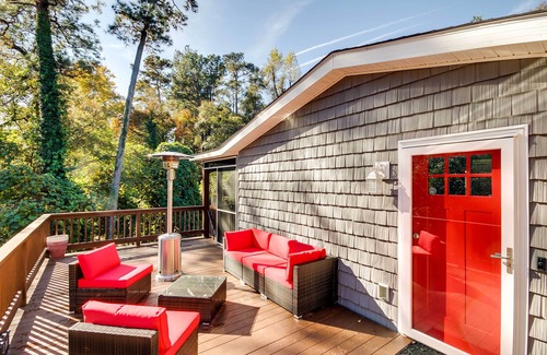 Rosewood Cottage | Step-free Home w/Fire Pit - 3 Miles to Usc!
