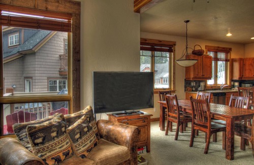 Keystone House | Steps from Heated Pool and Minnie's Cabin. Close to Keystone Ski Shuttle