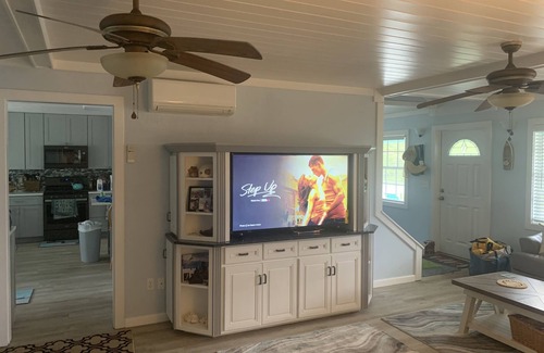 Green Turtle Estates House | Steps From Private Beach, Sleeps 10, Hot Tub In The Deck, Centrally Located