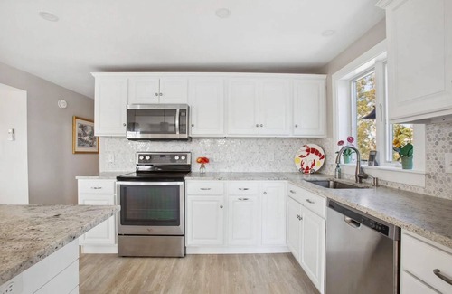Kennebunk House | Steps From The Beach