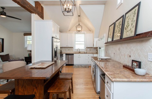 Saratoga Springs Condo | Steps from track and downtown AVAILABLE BELMONT WEEK!