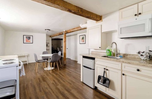 Hosford-Abernethy House | Steps to Bars, Food & Breweries 1BR Sleeps 4