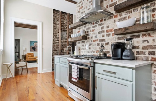 Cannonborough Elliotborough Apartment | Steps to Bars & Restaurants|Sleeps 6|Downtown