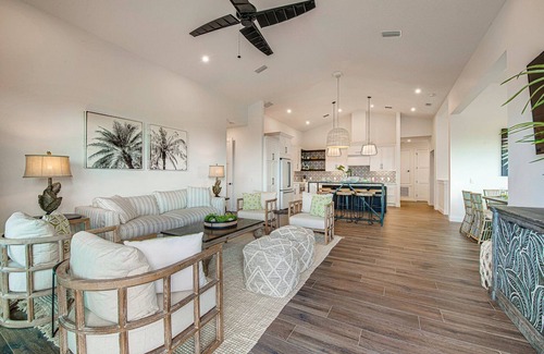 Siesta Key House | Steps to Beach - Amazing Gulf Views - Resort Pool/Spa/Slide & Mini Golf
