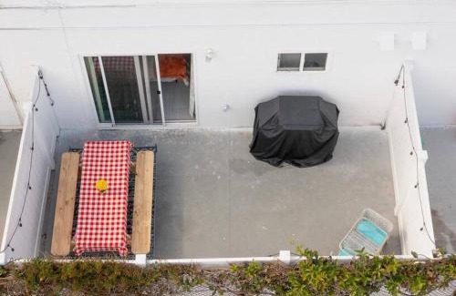 South Oceanside Apartment | Steps to Beach & Close to Restaurants and Shops