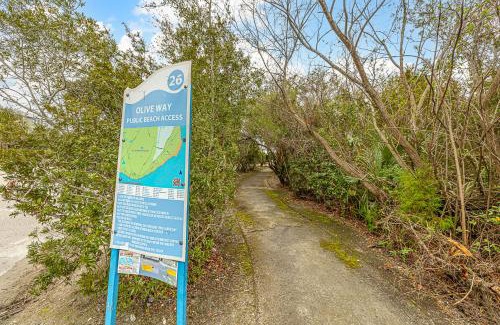 Saint Simons Island House | Steps to East Beach & Pet Friendly w/2 King Beds