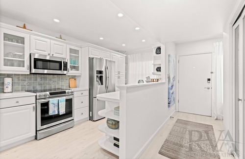 Siesta Key Condo | Steps to Sand & Beach– Bay Tree Condo #103A