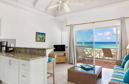 Shoal Bay House | Steps to Shoal Bay Beach! With Full Kitchen & Porch! Car Rental, Pool, Spa!