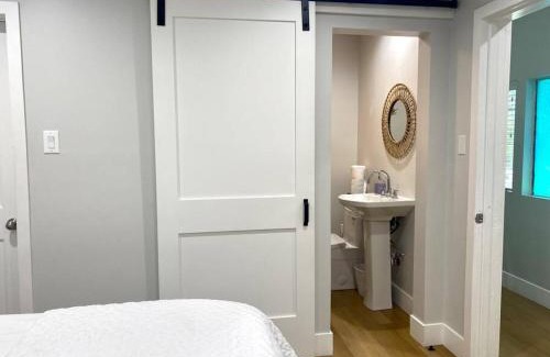 Huntington Beach Apartment | Steps To The Beach, Pacific City and Main Street - #5
