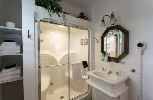 Wausau Hotel | Stewart Inn