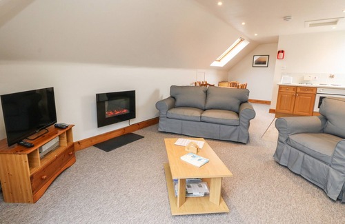 Loch Tay Cottage | STEWART, pet friendly in Kinloch Rannoch