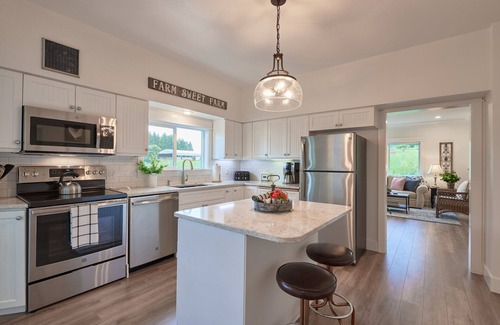Amity Other | Stiling Vineyards~ A 3 bed/3 bath Luxury Farmhouse