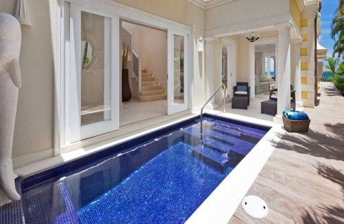 Reeds Bay House | Still Fathoms (4/5 Rooms)