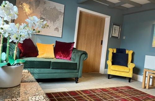 Leven House | Stillwater Cottage, Leven Village, Beverley