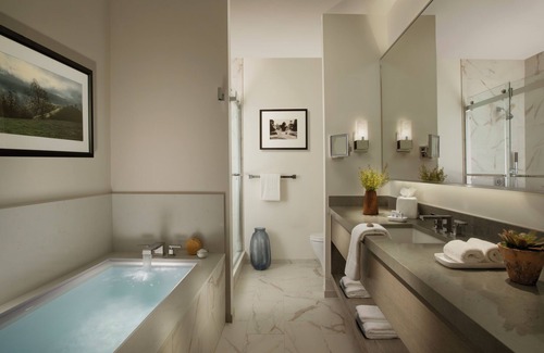 Northwest Carmel Hotel | Stilwell Hotel