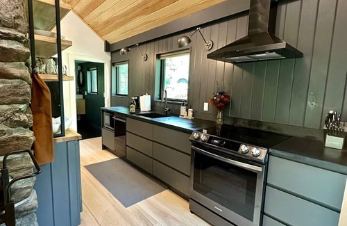 Lenox Dale Cabin | Stockbridge Snug- cabin luxury just steps to lake!