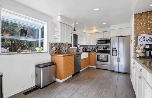 Rainier Valley House | Stocked4 Groups, Lake WA View, 15 Min > DT, SEA, WorldCup